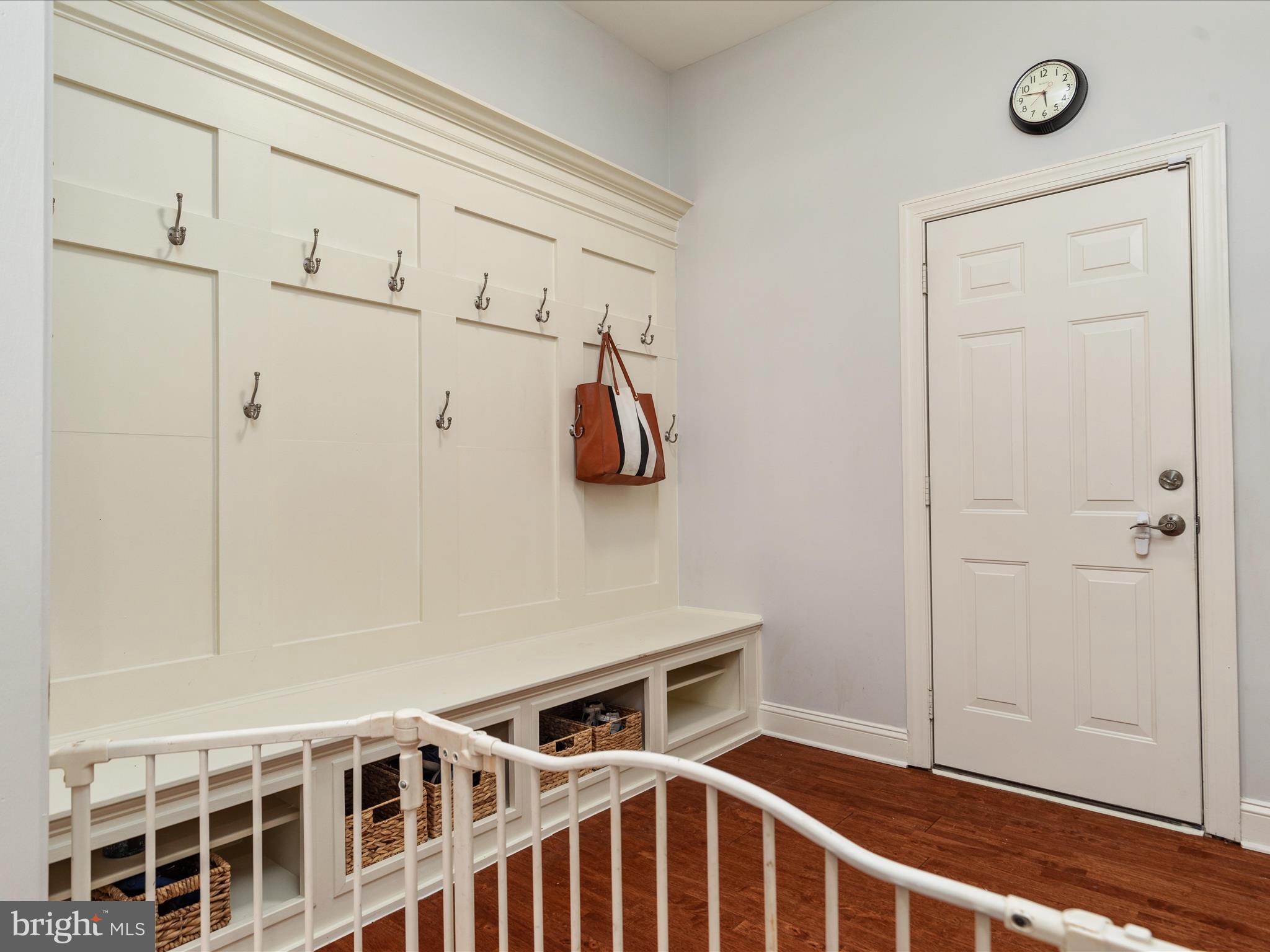 CARIS GLENNE - Residential