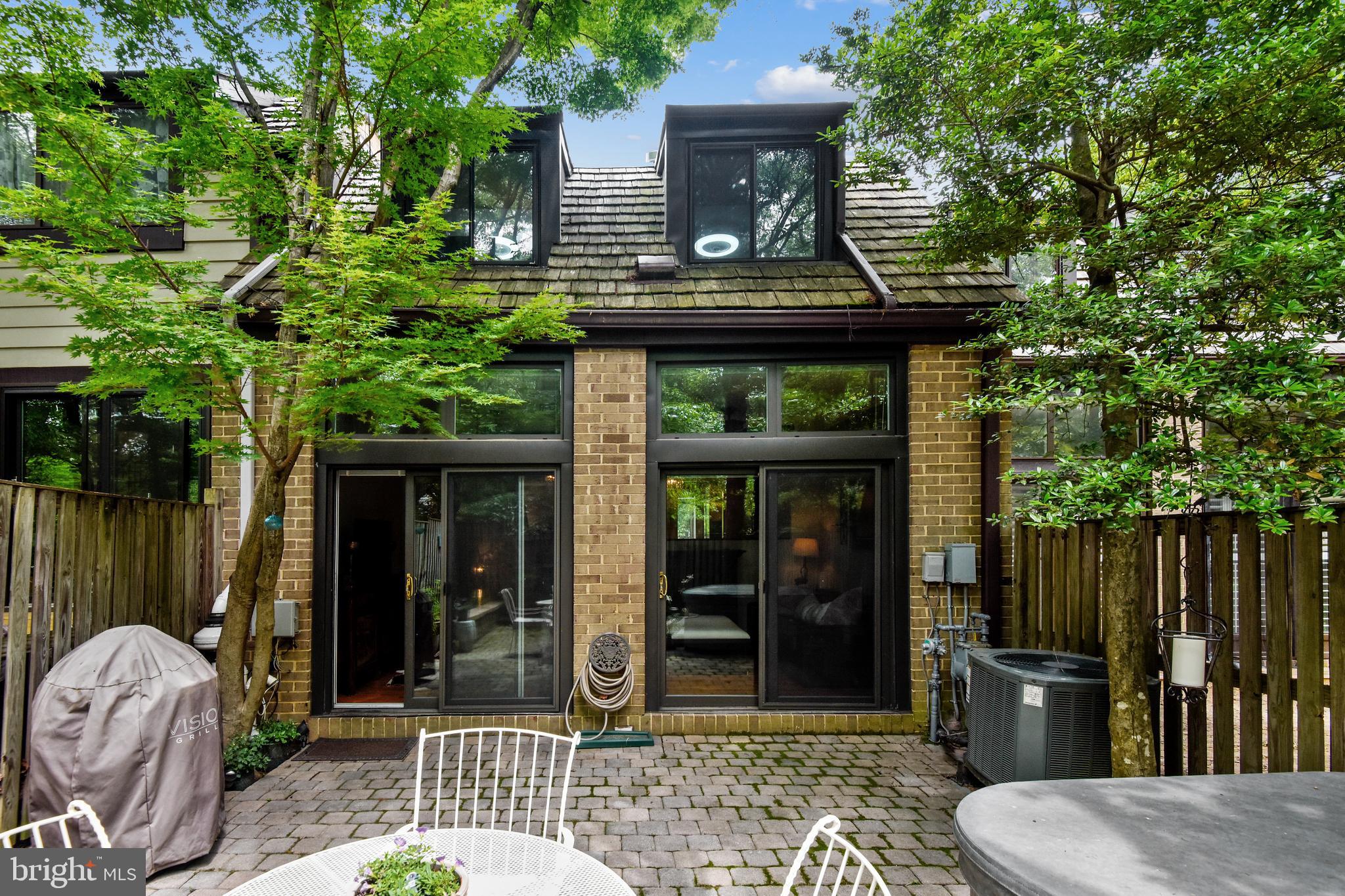 BENTANA WOODS - Residential