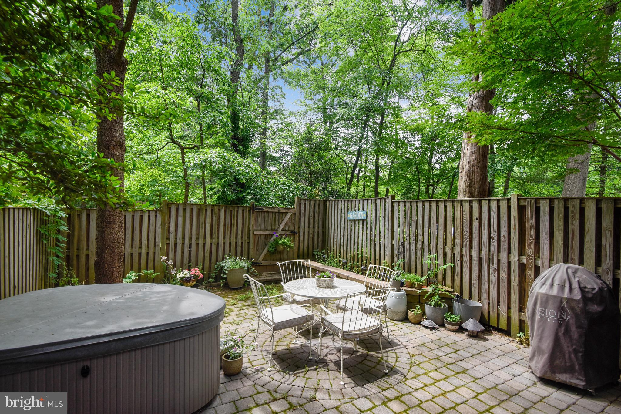 BENTANA WOODS - Residential