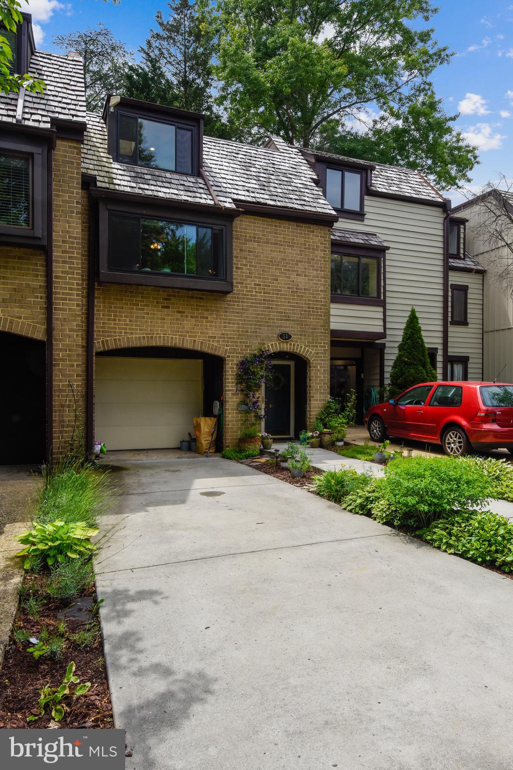 BENTANA WOODS - Residential