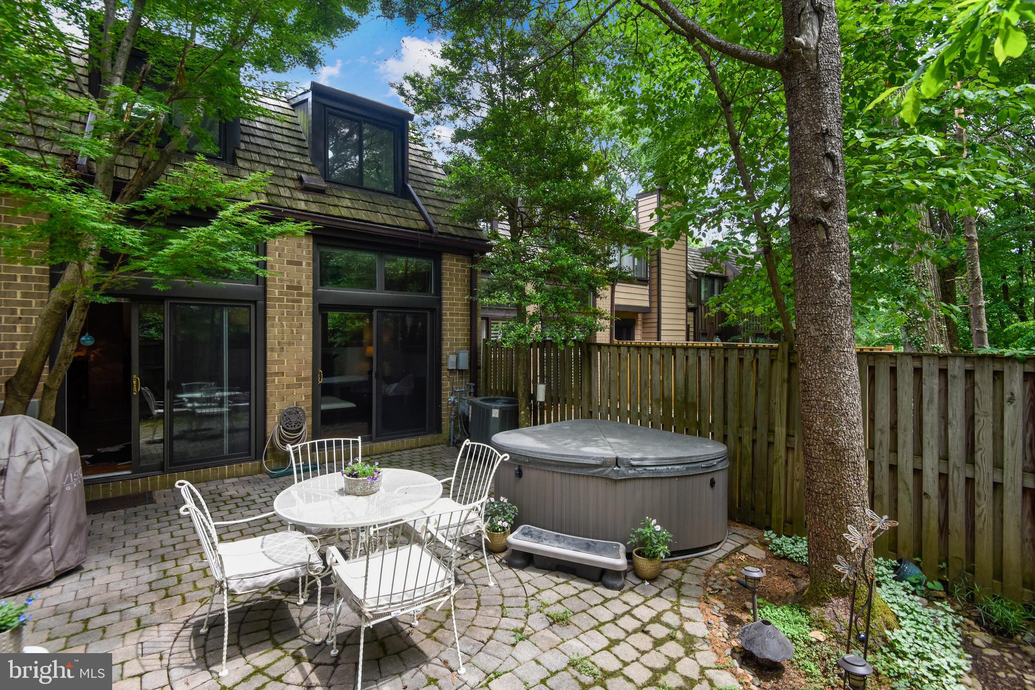 BENTANA WOODS - Residential