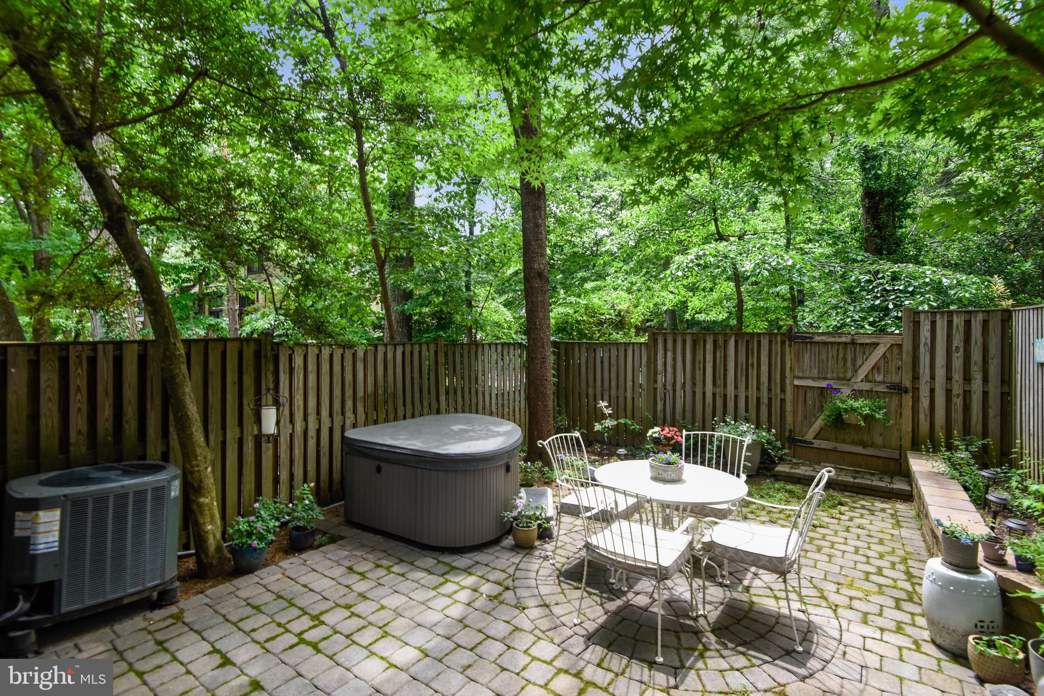 BENTANA WOODS - Residential