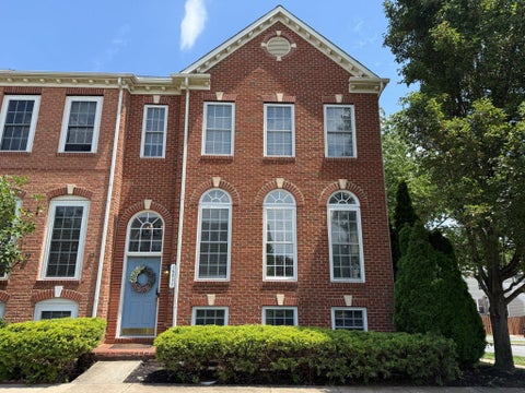 Townhouse For Sale - 13011 Jadestone Way<br/> WOODBRIDGE, VA 22192