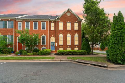Photo of 13011 Jadestone Way, WOODBRIDGE, VA 22192 (MLS # VAPW2119320)