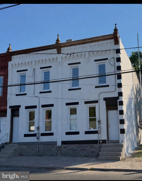 Townhouse For Sale - 31 Chambers Street<br/> TRENTON, NJ 08609