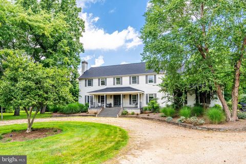 11748 THOMAS AVENUE GREAT FALLS VA 22066