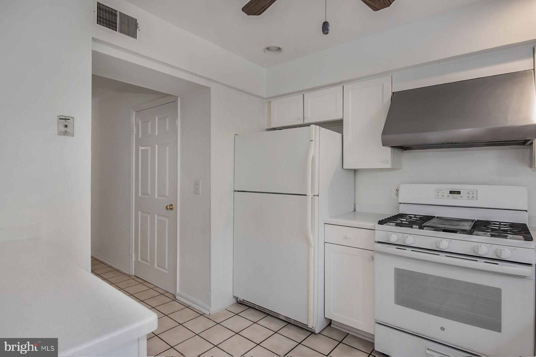 FRANKLIN FARM - Residential Lease