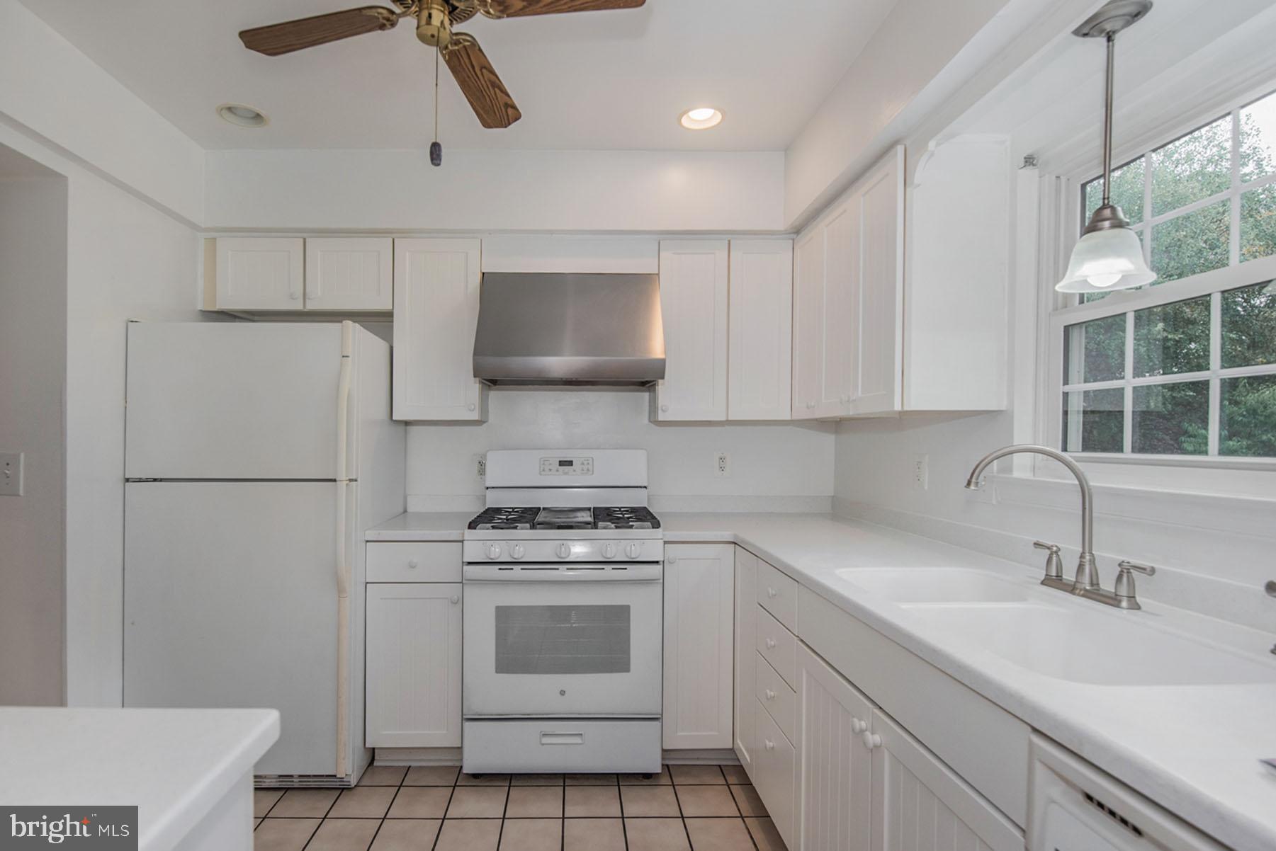 FRANKLIN FARM - Residential Lease