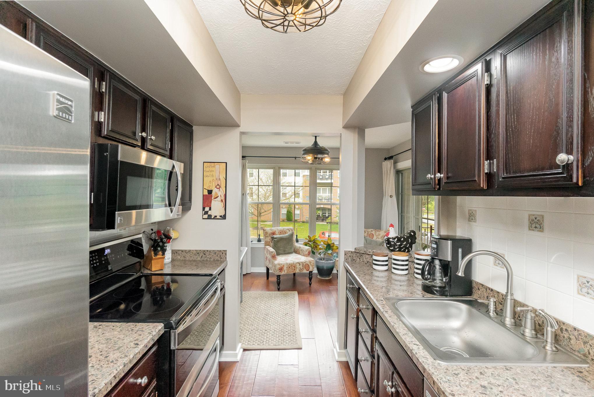 POND CONDOMINIUMS - Residential