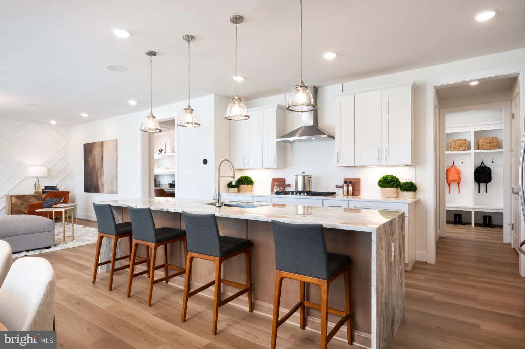 Photo of 41926 Jasper Trail Drive, ASHBURN, VA 20148 (MLS # VALO2133104)