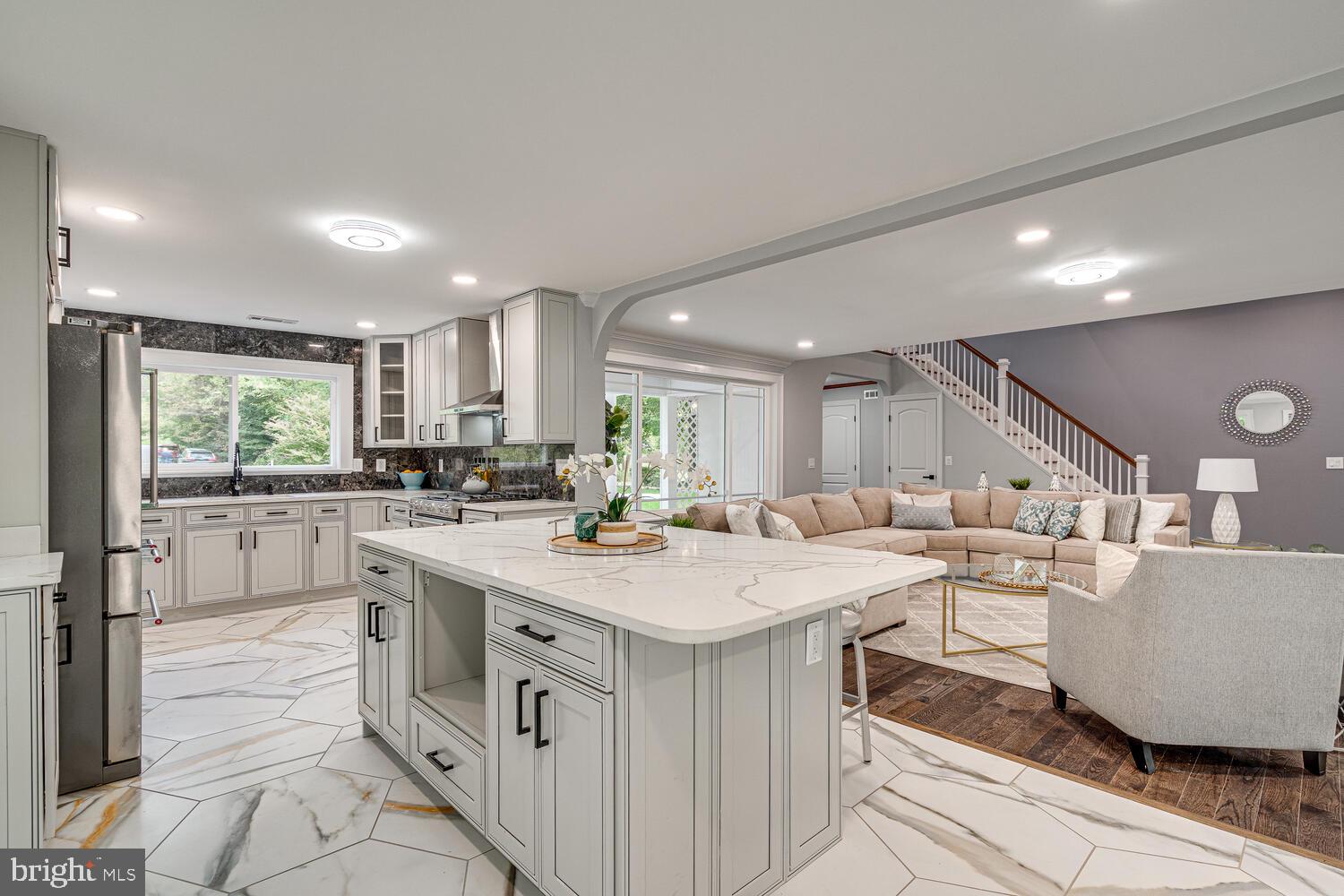 SHARON WOODS - Residential