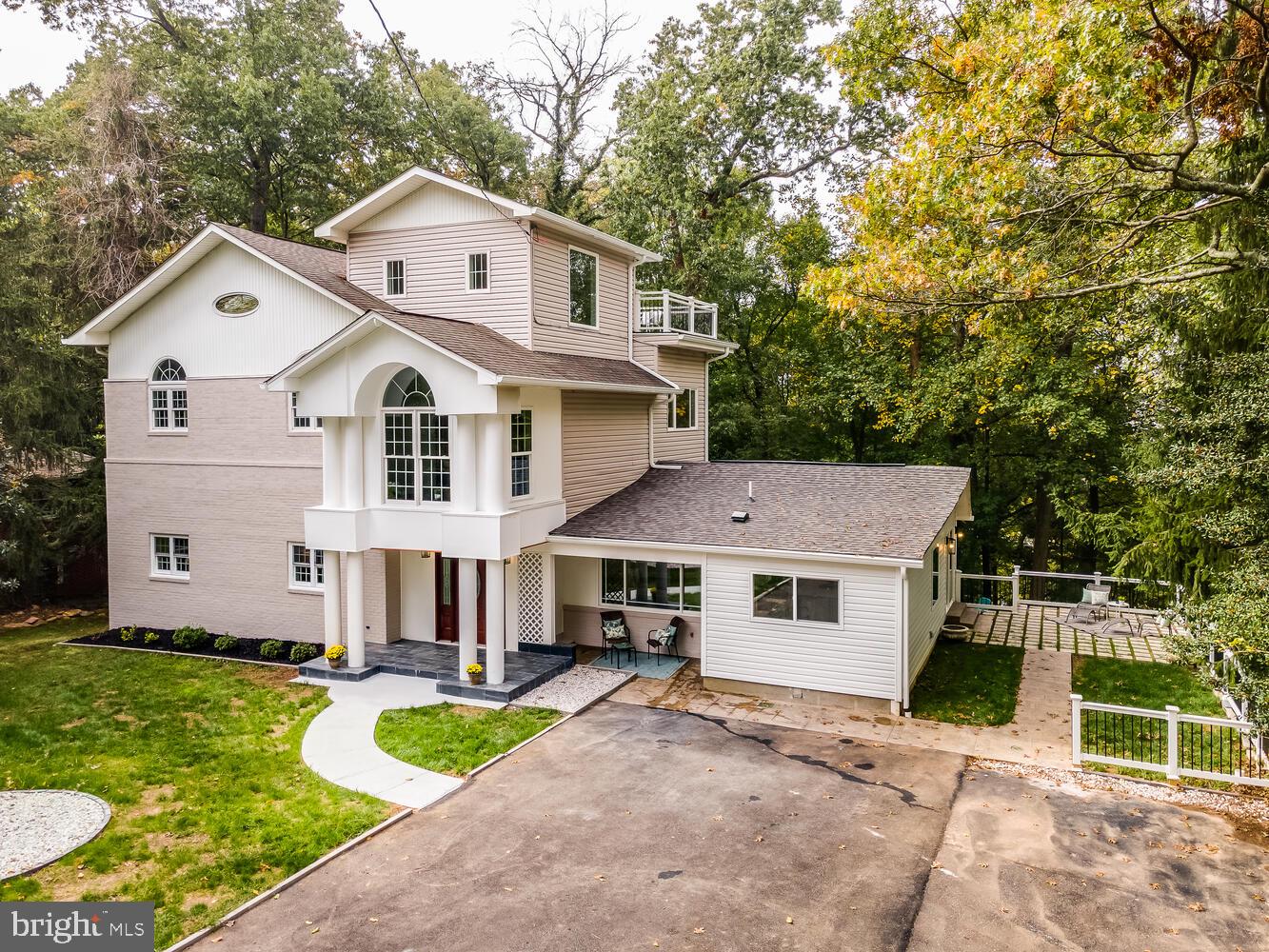 SHARON WOODS - Residential