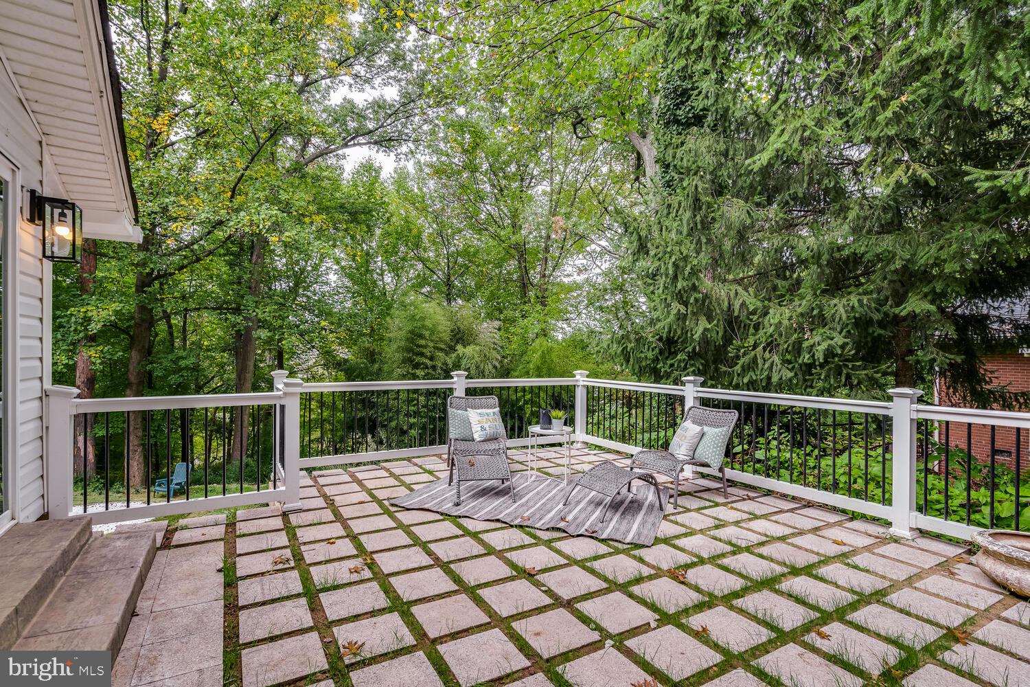 SHARON WOODS - Residential