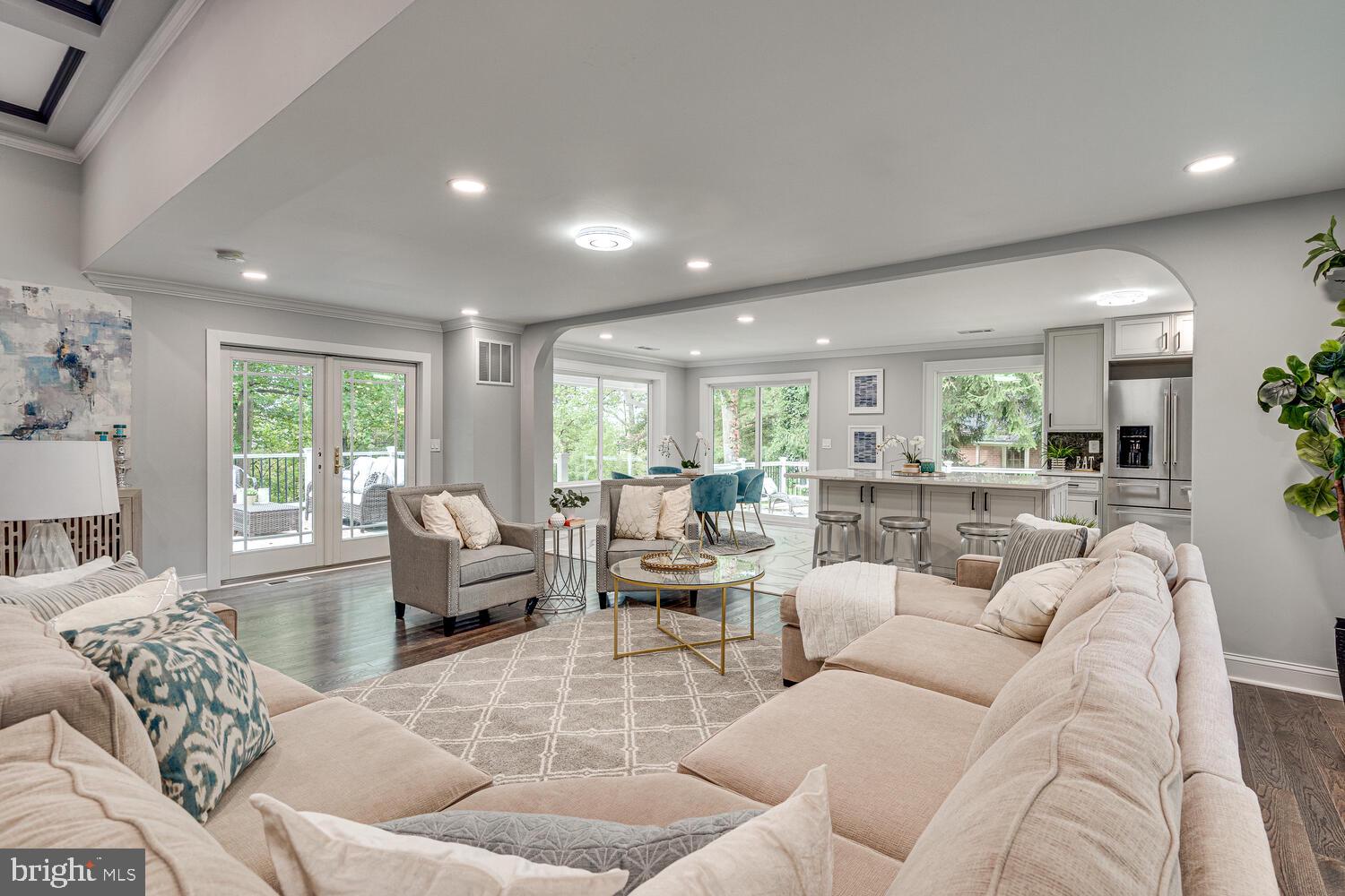 SHARON WOODS - Residential