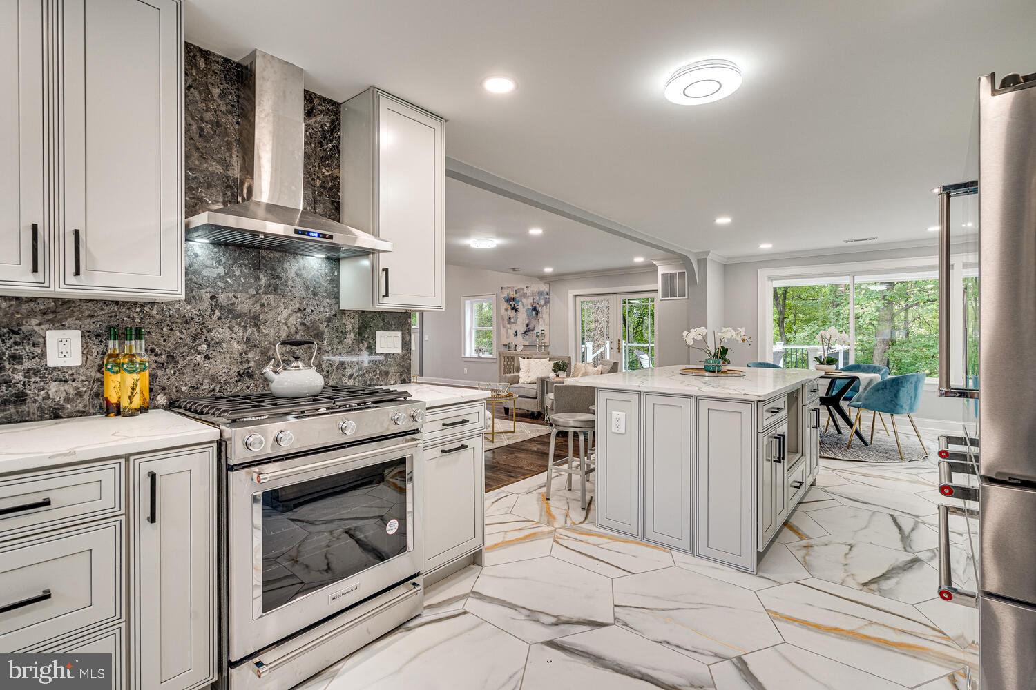 SHARON WOODS - Residential