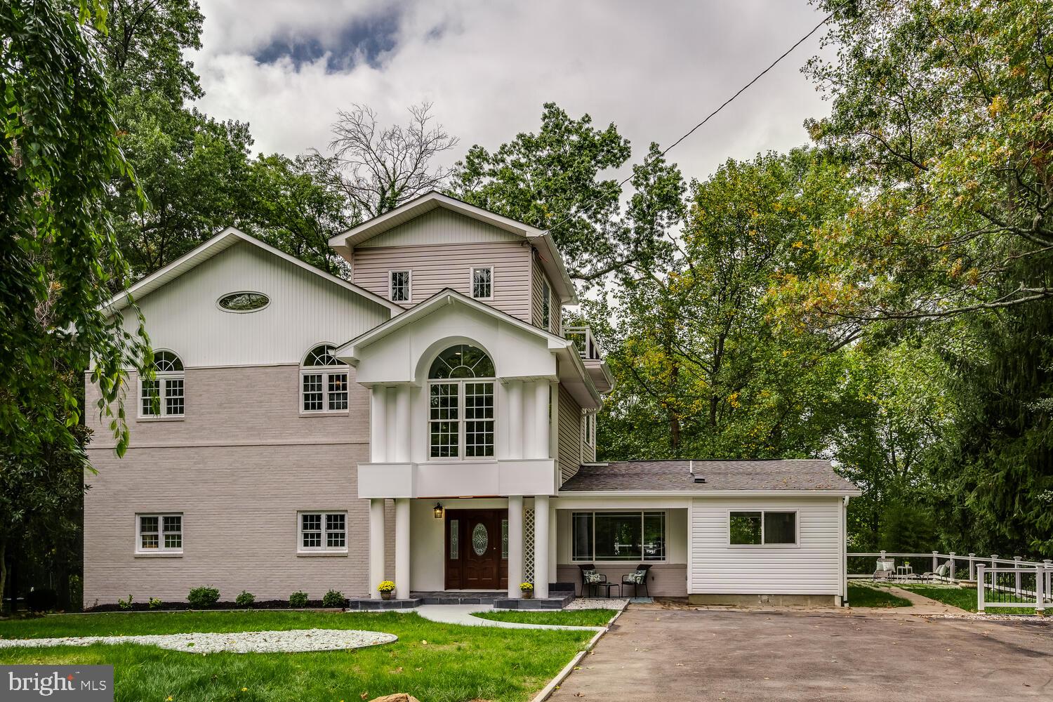 SHARON WOODS - Residential