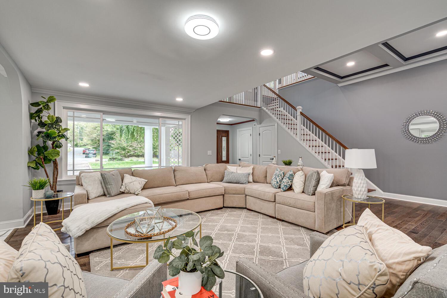 SHARON WOODS - Residential