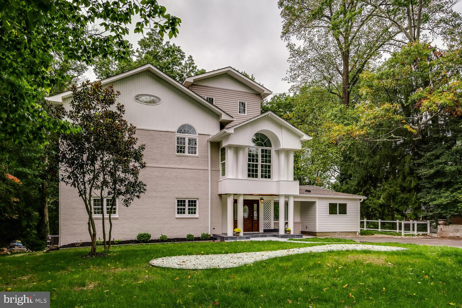 SHARON WOODS - Residential