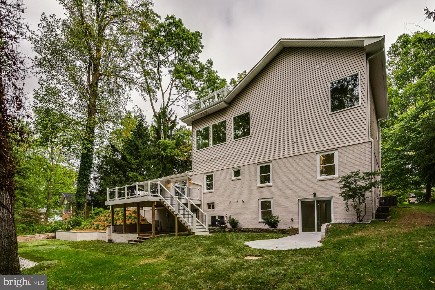 SHARON WOODS - Residential