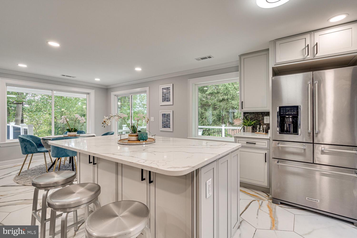 SHARON WOODS - Residential