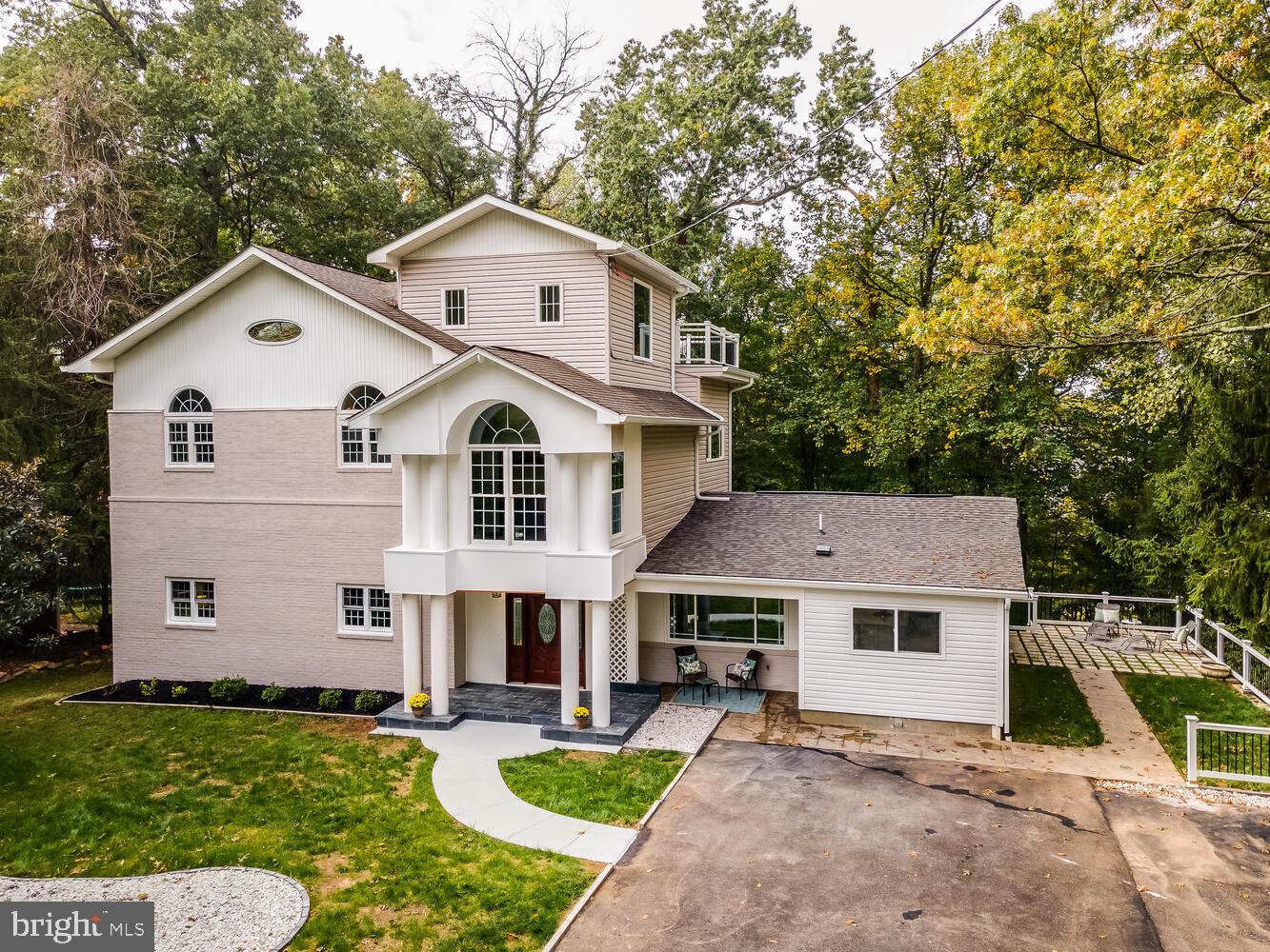 SHARON WOODS - Residential