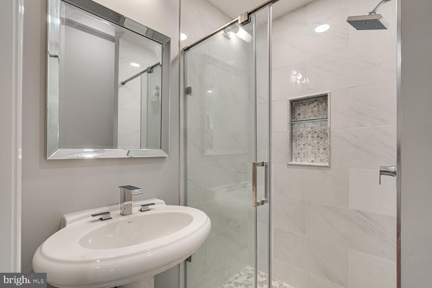 SHARON WOODS - Residential