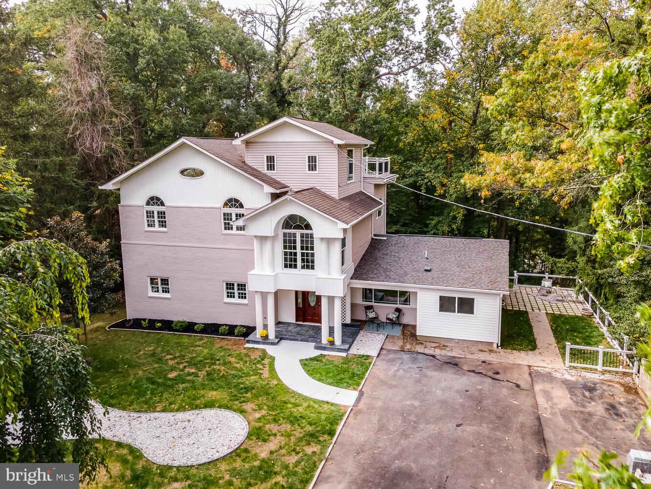 SHARON WOODS - Residential