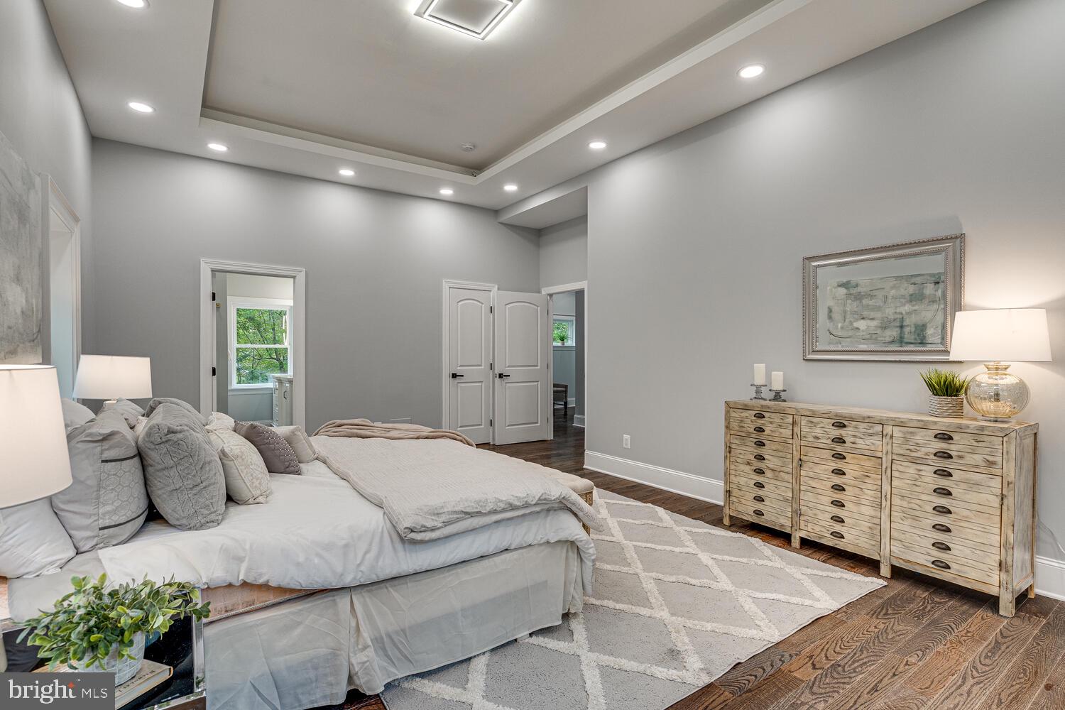 SHARON WOODS - Residential