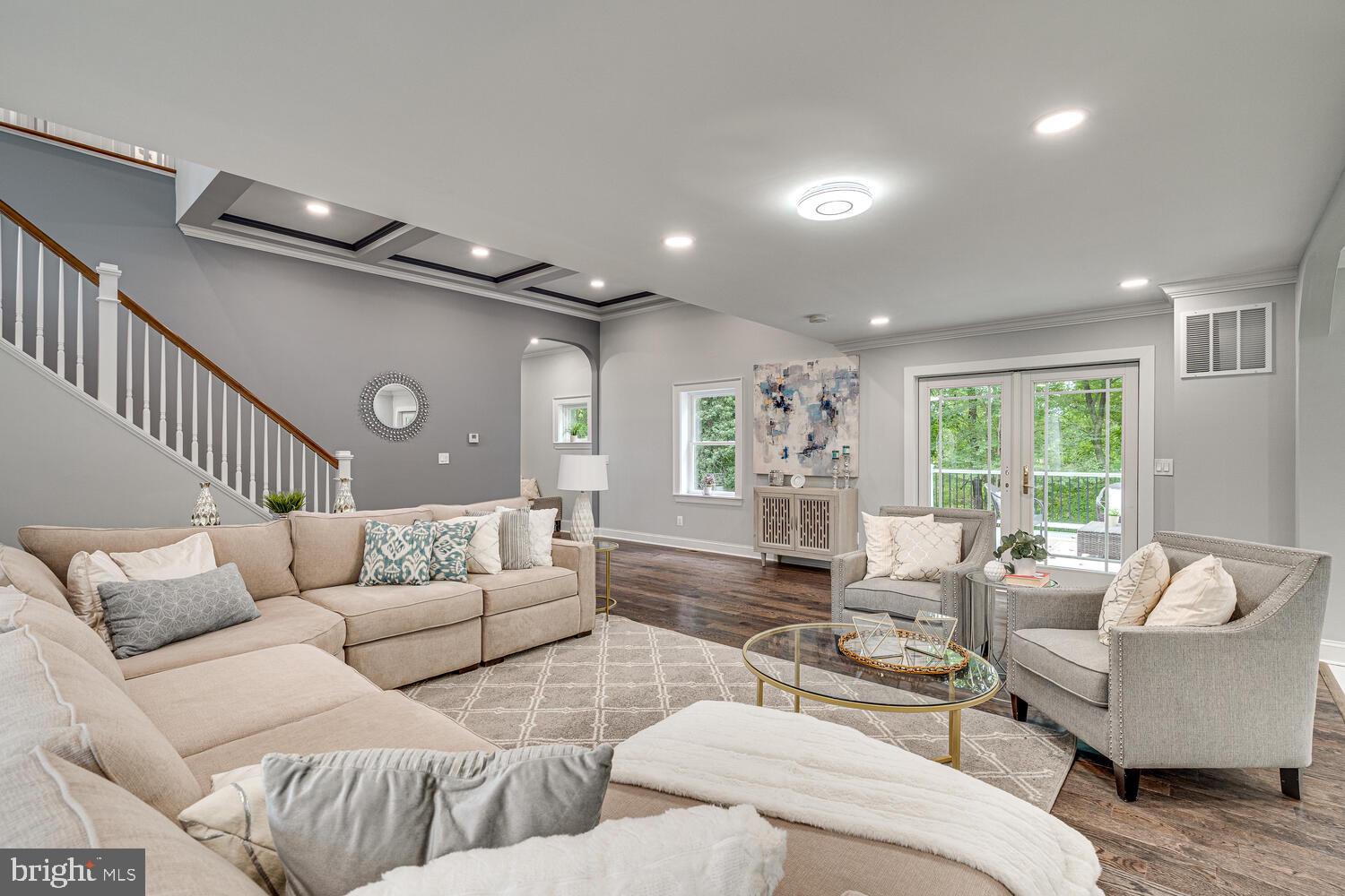 SHARON WOODS - Residential