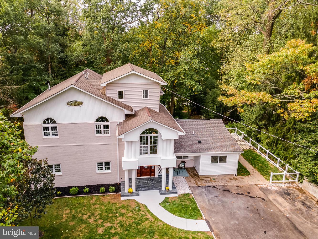 SHARON WOODS - Residential