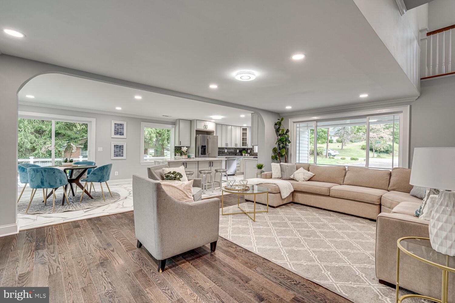 SHARON WOODS - Residential