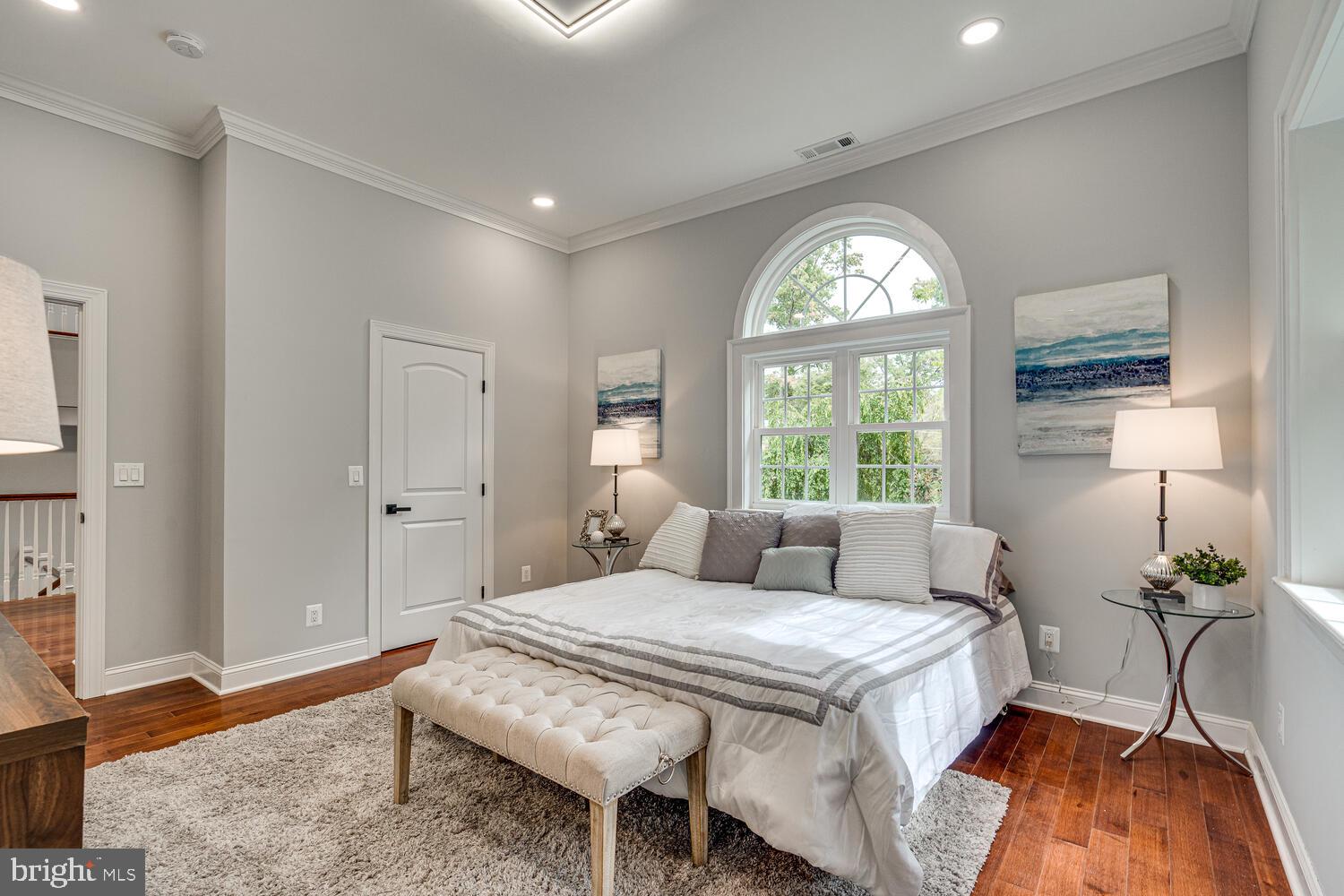 SHARON WOODS - Residential