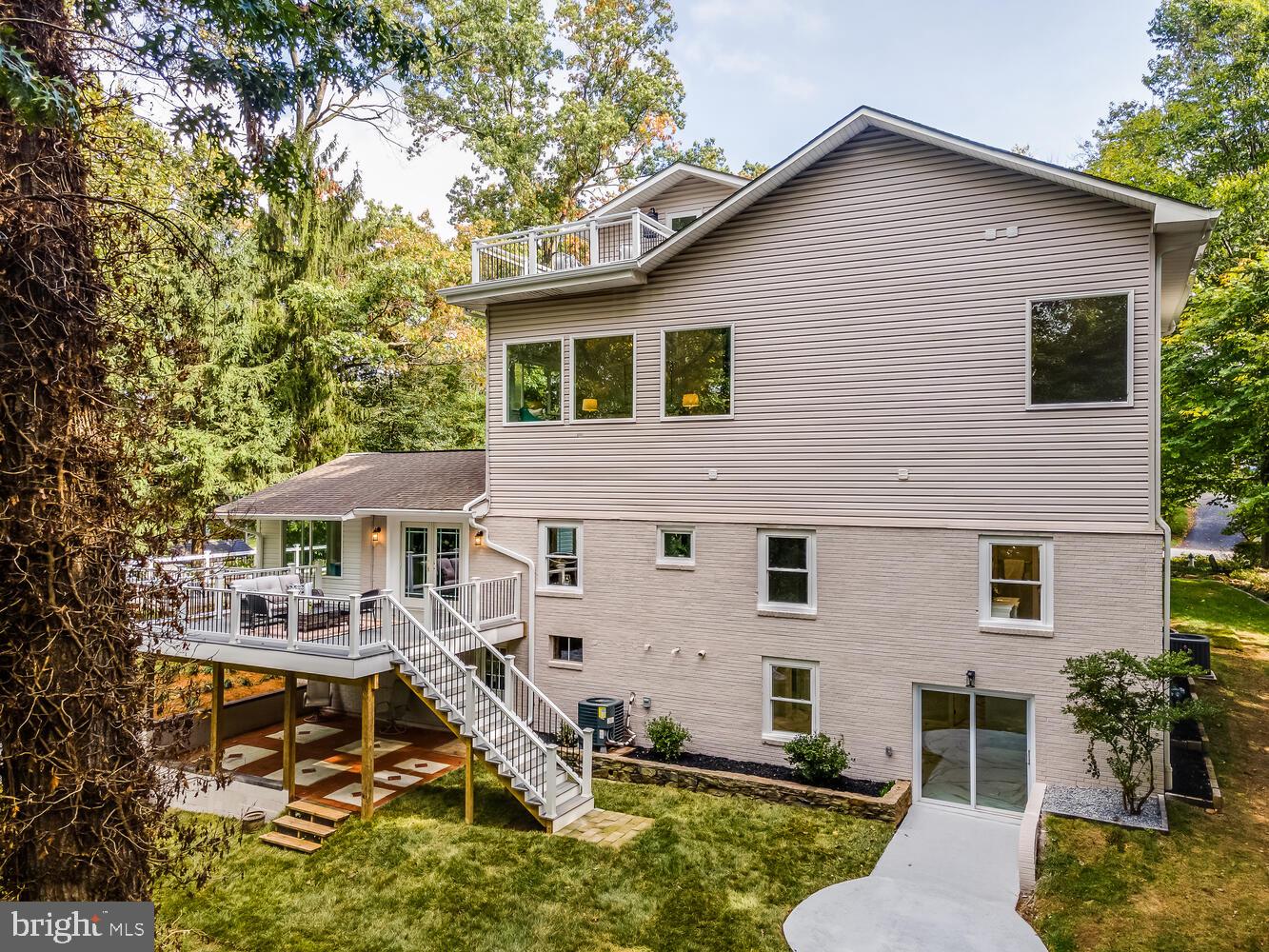 SHARON WOODS - Residential