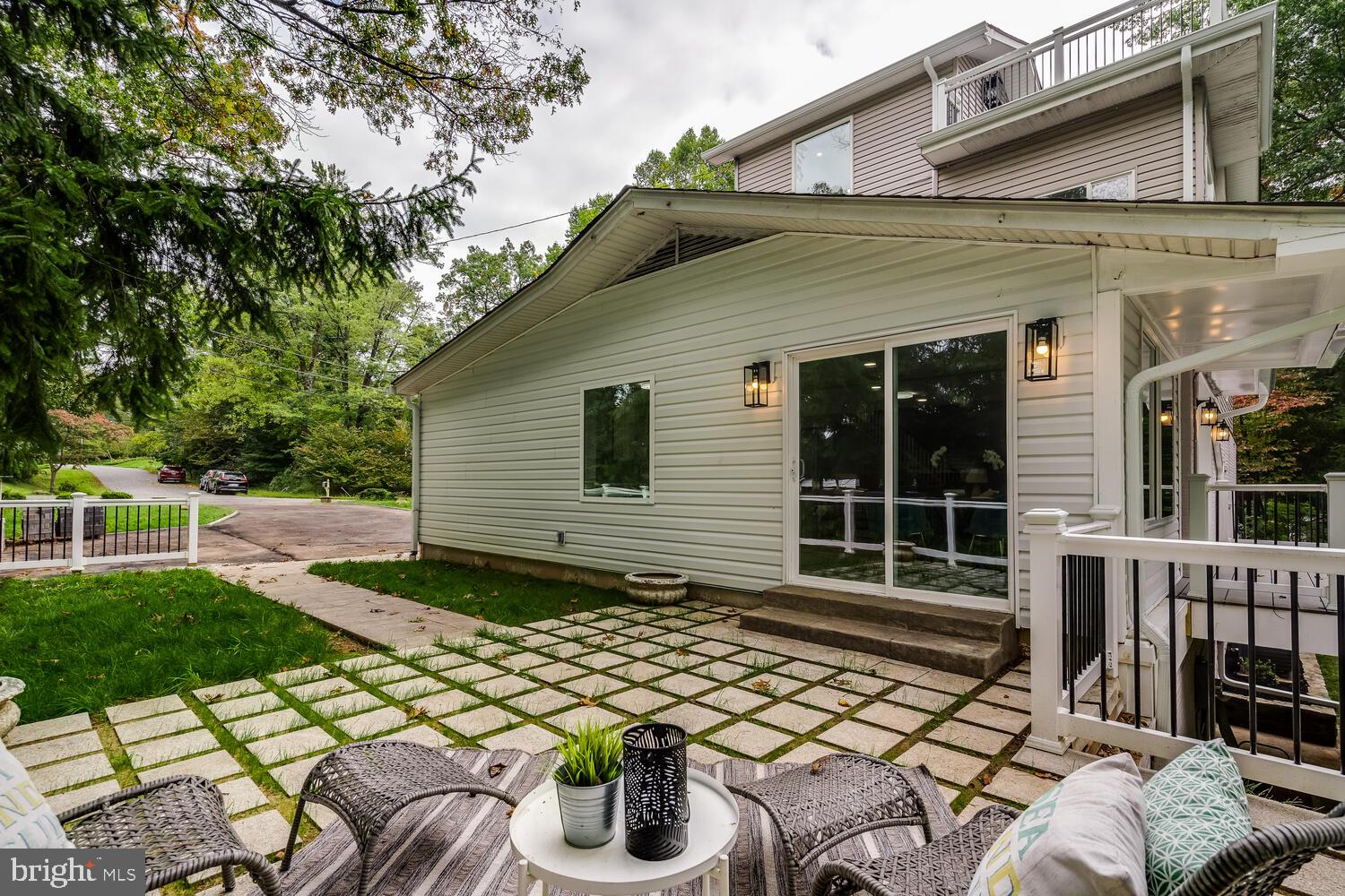 SHARON WOODS - Residential