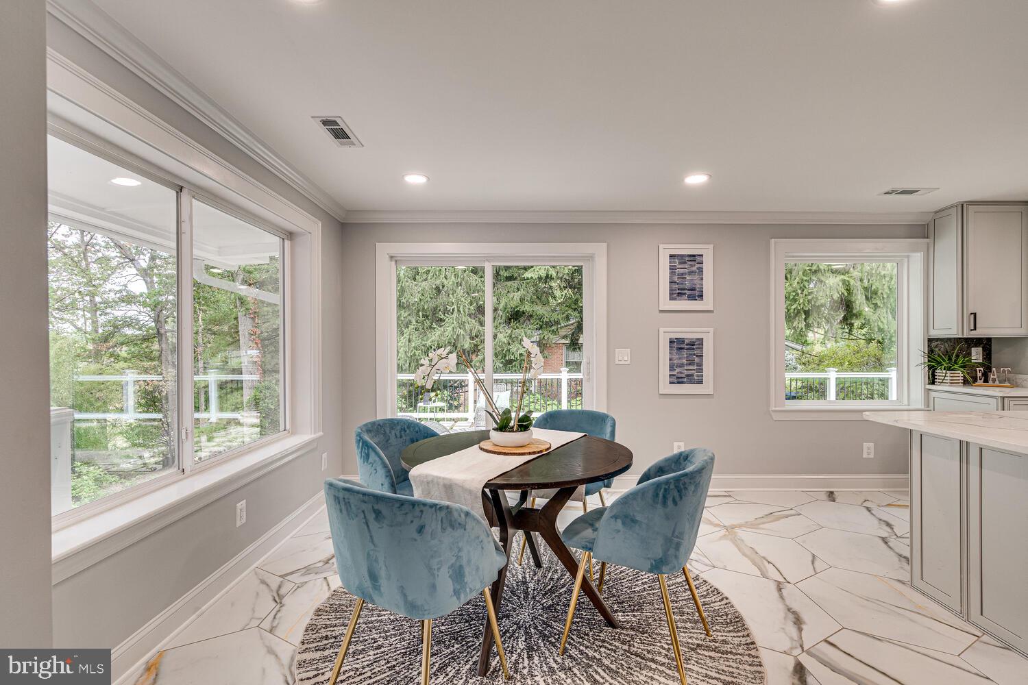 SHARON WOODS - Residential