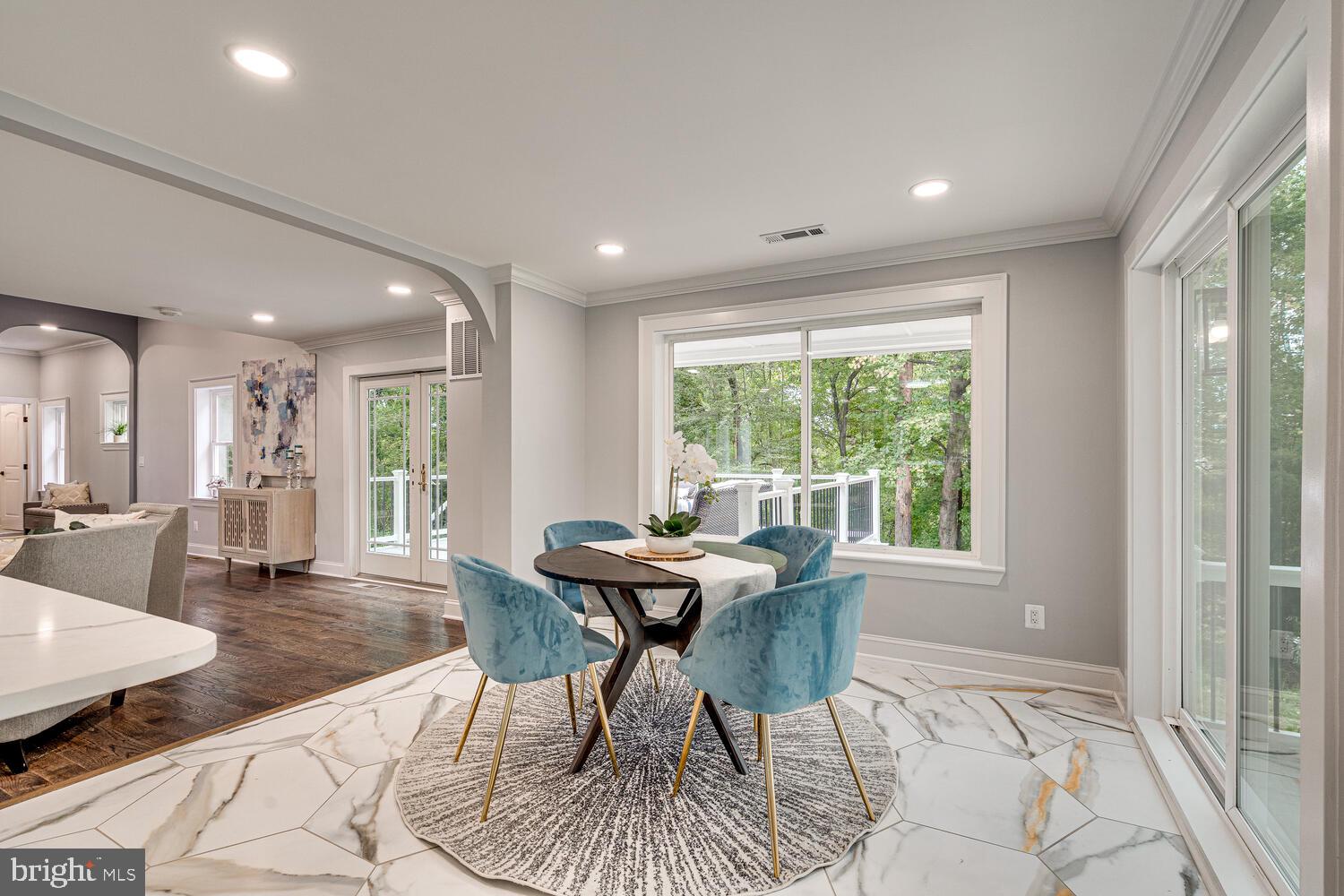 SHARON WOODS - Residential