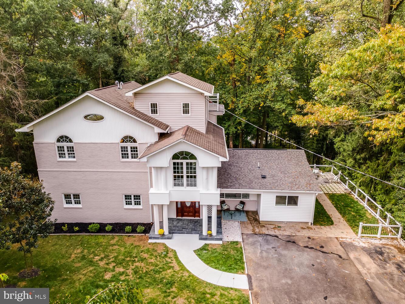 SHARON WOODS - Residential