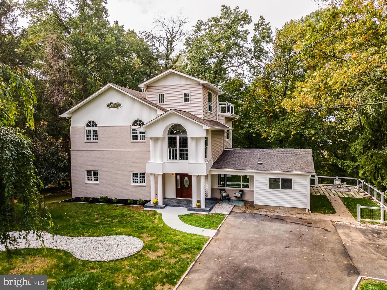 SHARON WOODS - Residential