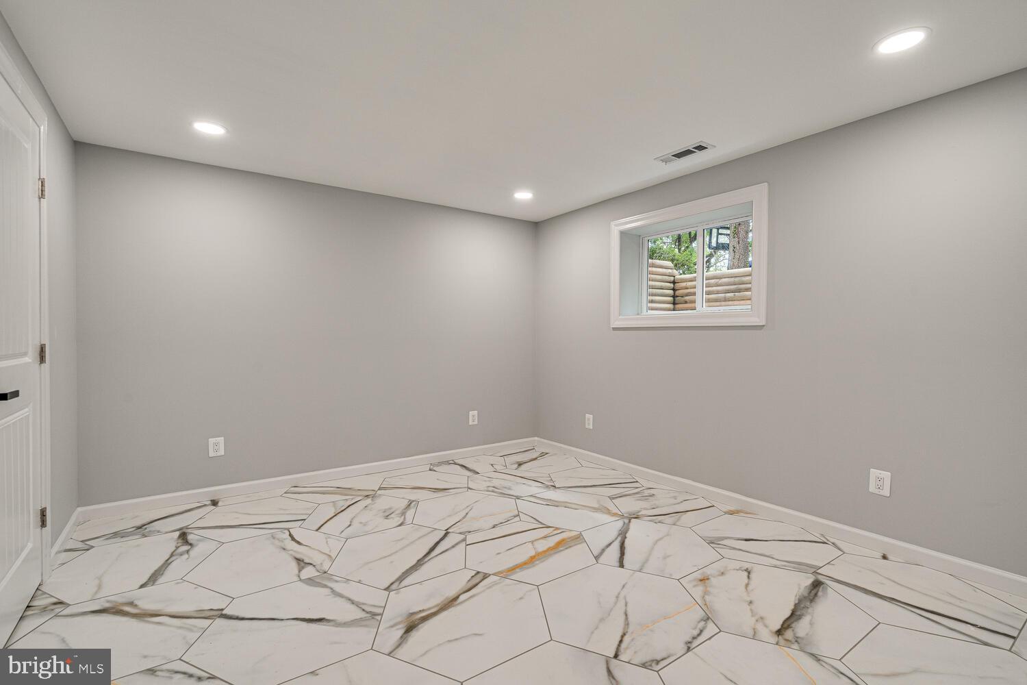 SHARON WOODS - Residential