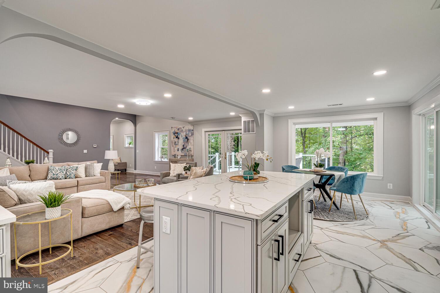 SHARON WOODS - Residential