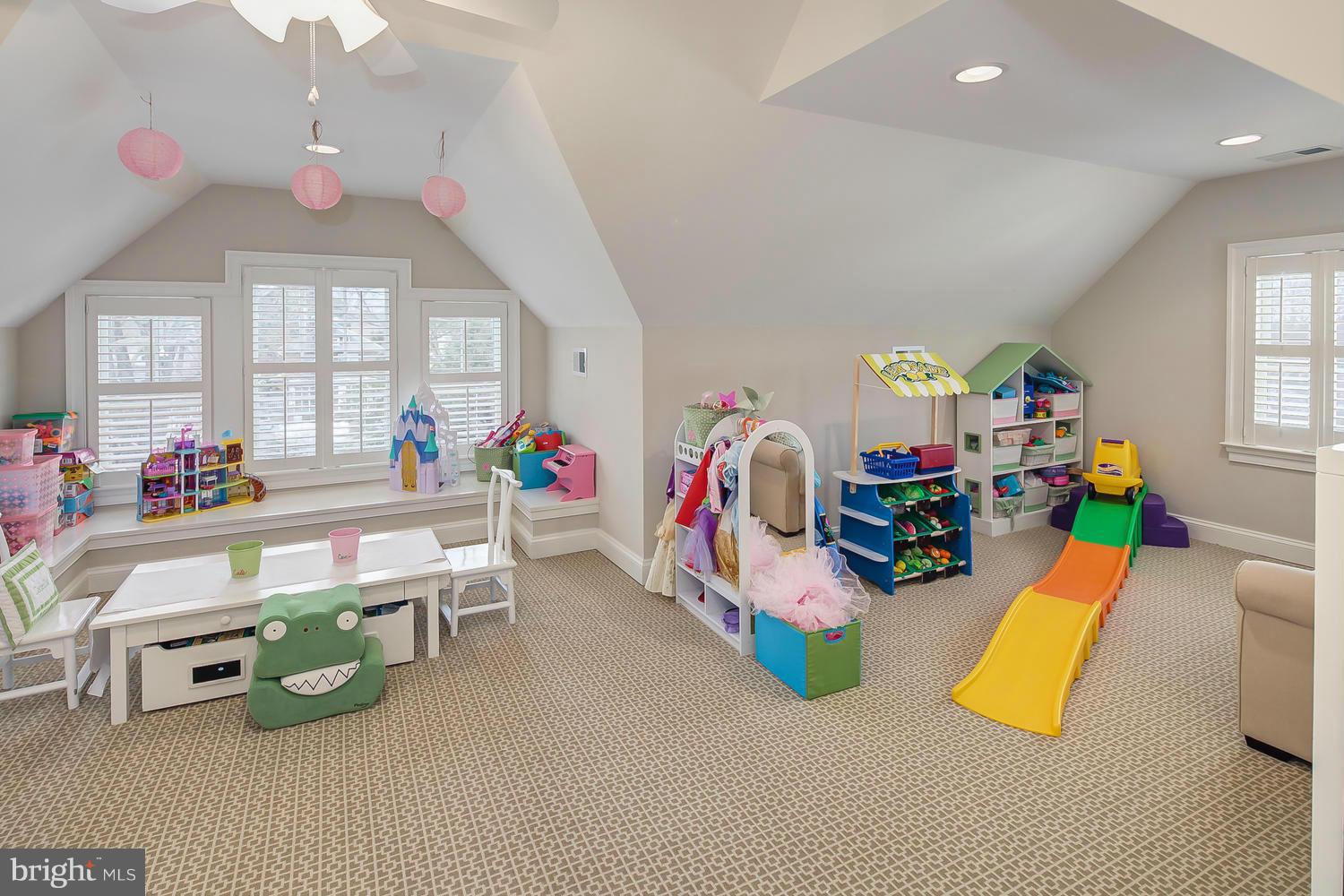 ROSEMONT - Residential