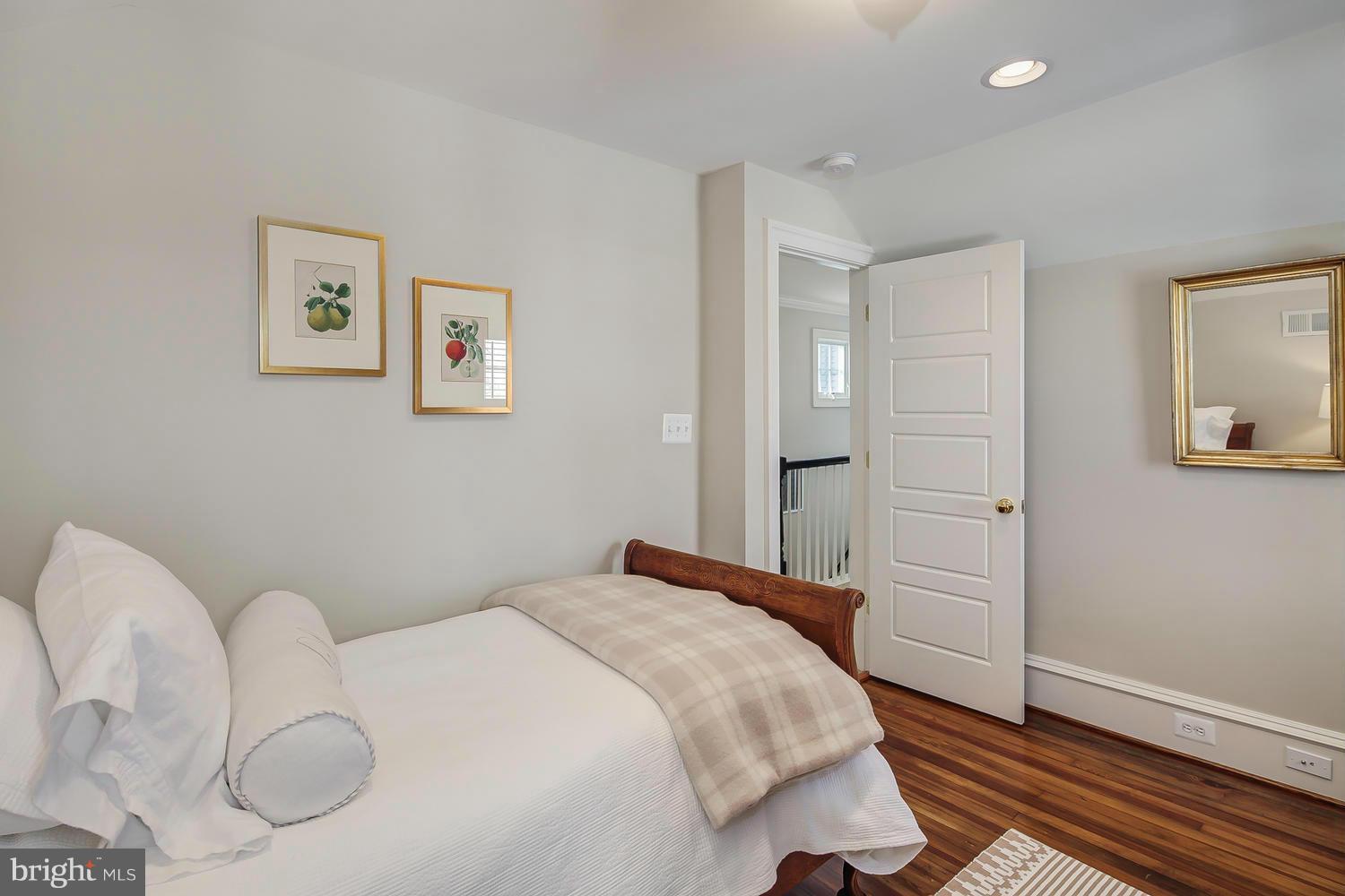 ROSEMONT - Residential