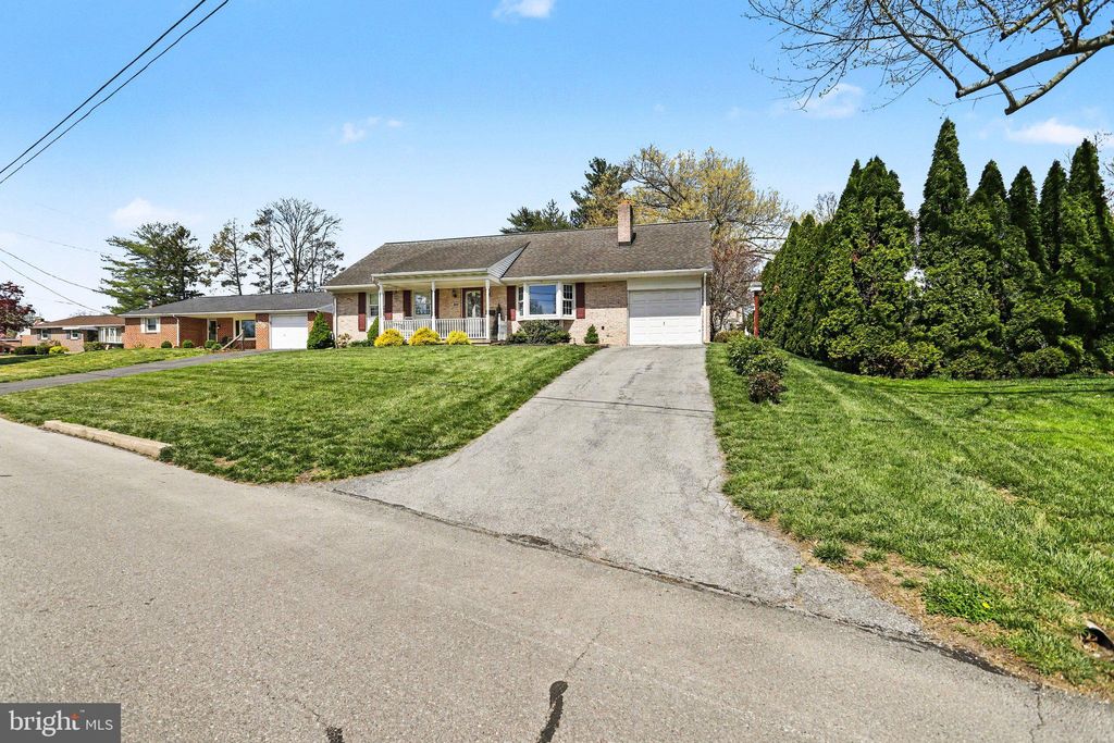 Photo of 1065 Ridge Avenue, COLUMBIA, PA 17512 (MLS # PALA2086224)