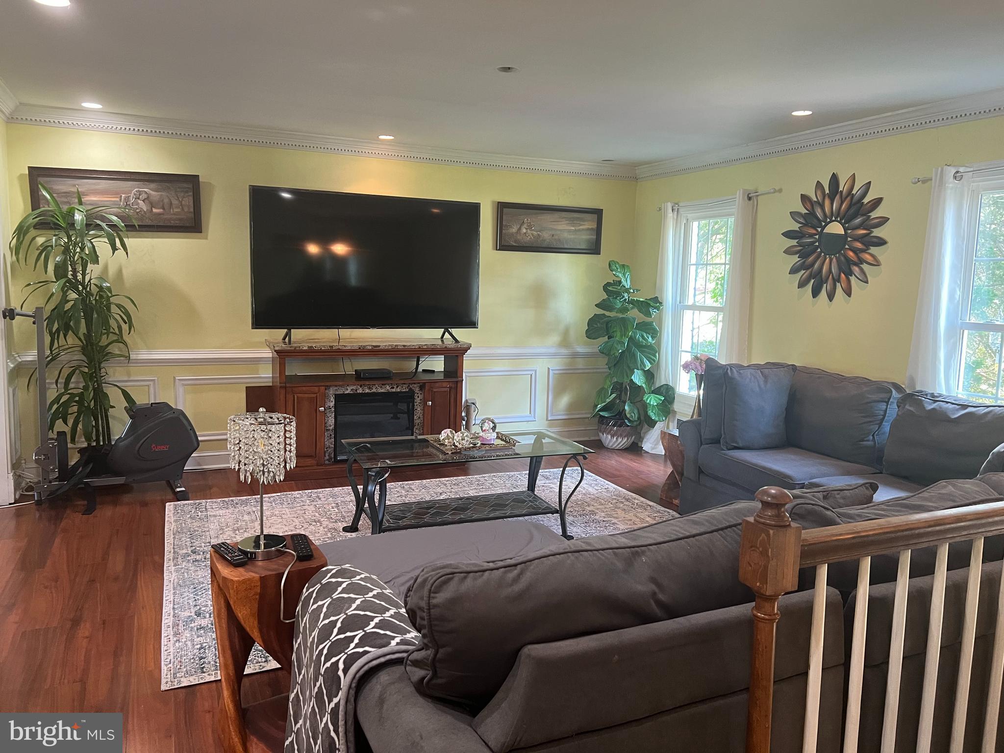 SHERWOOD FOREST - Residential