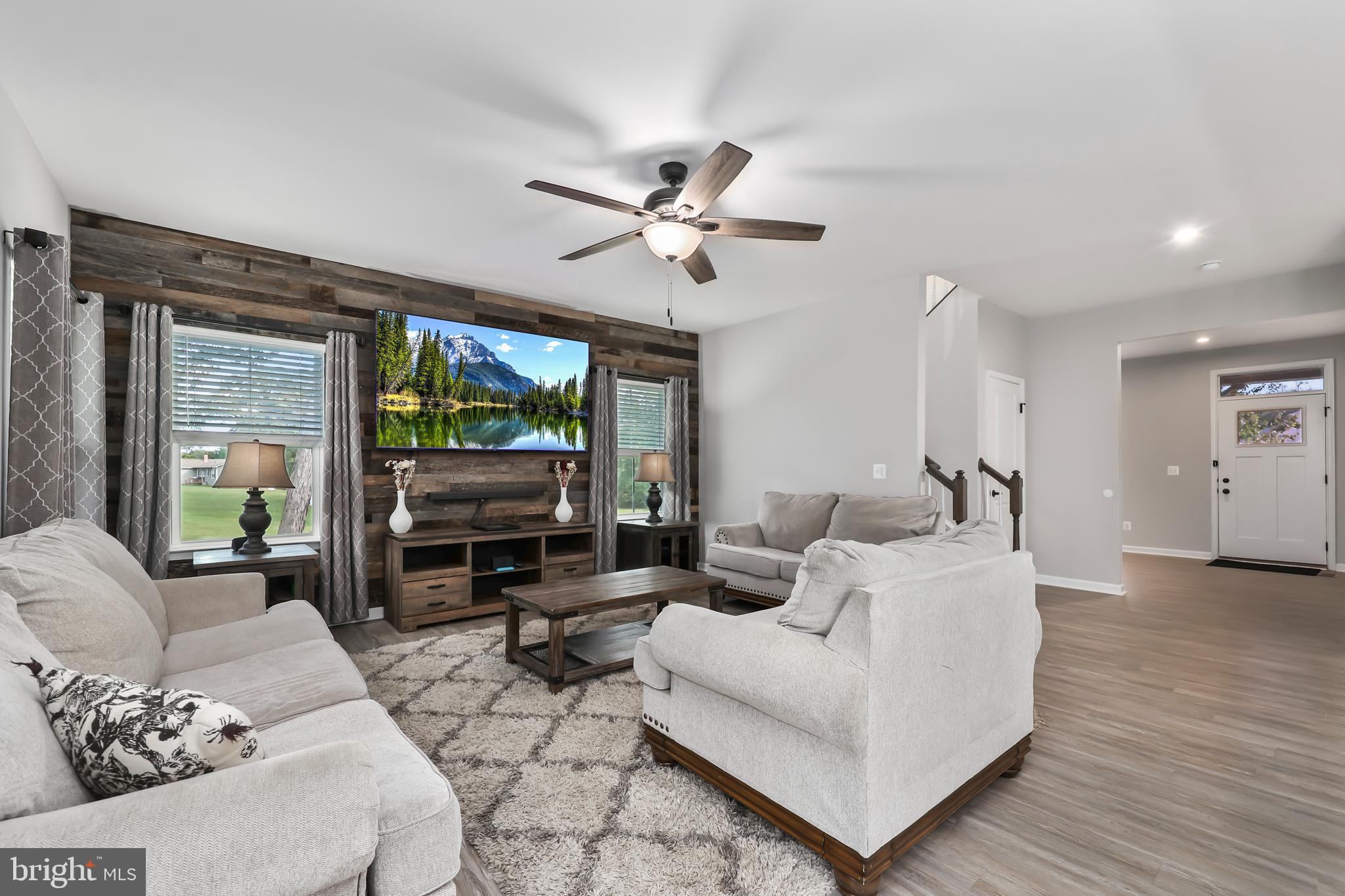 COURTHOUSE MANOR - Residential