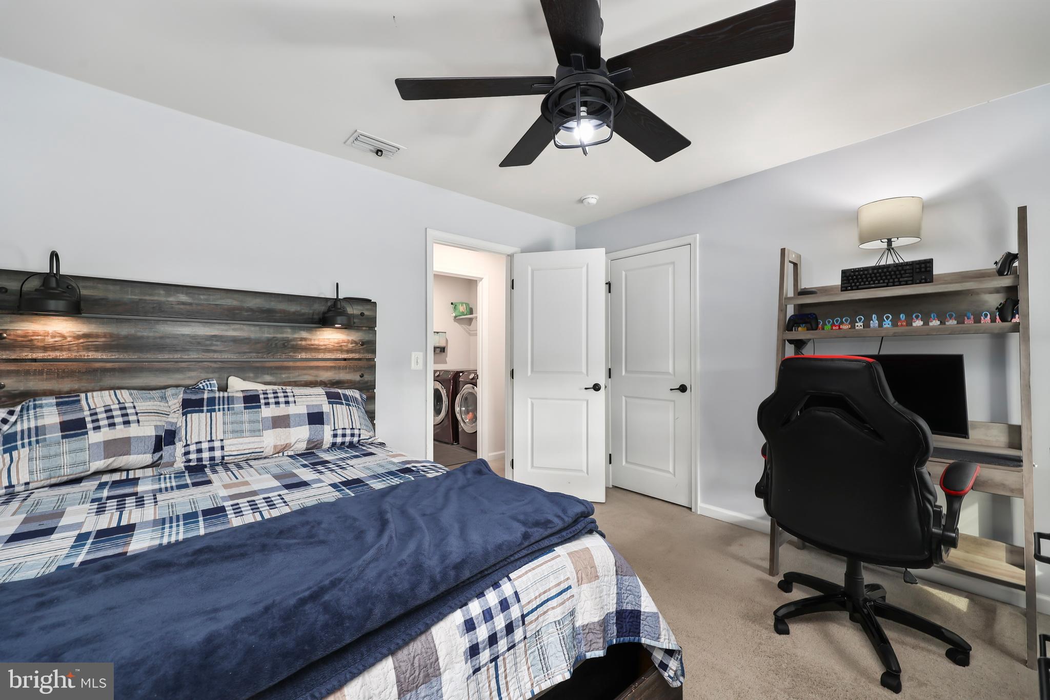 COURTHOUSE MANOR - Residential