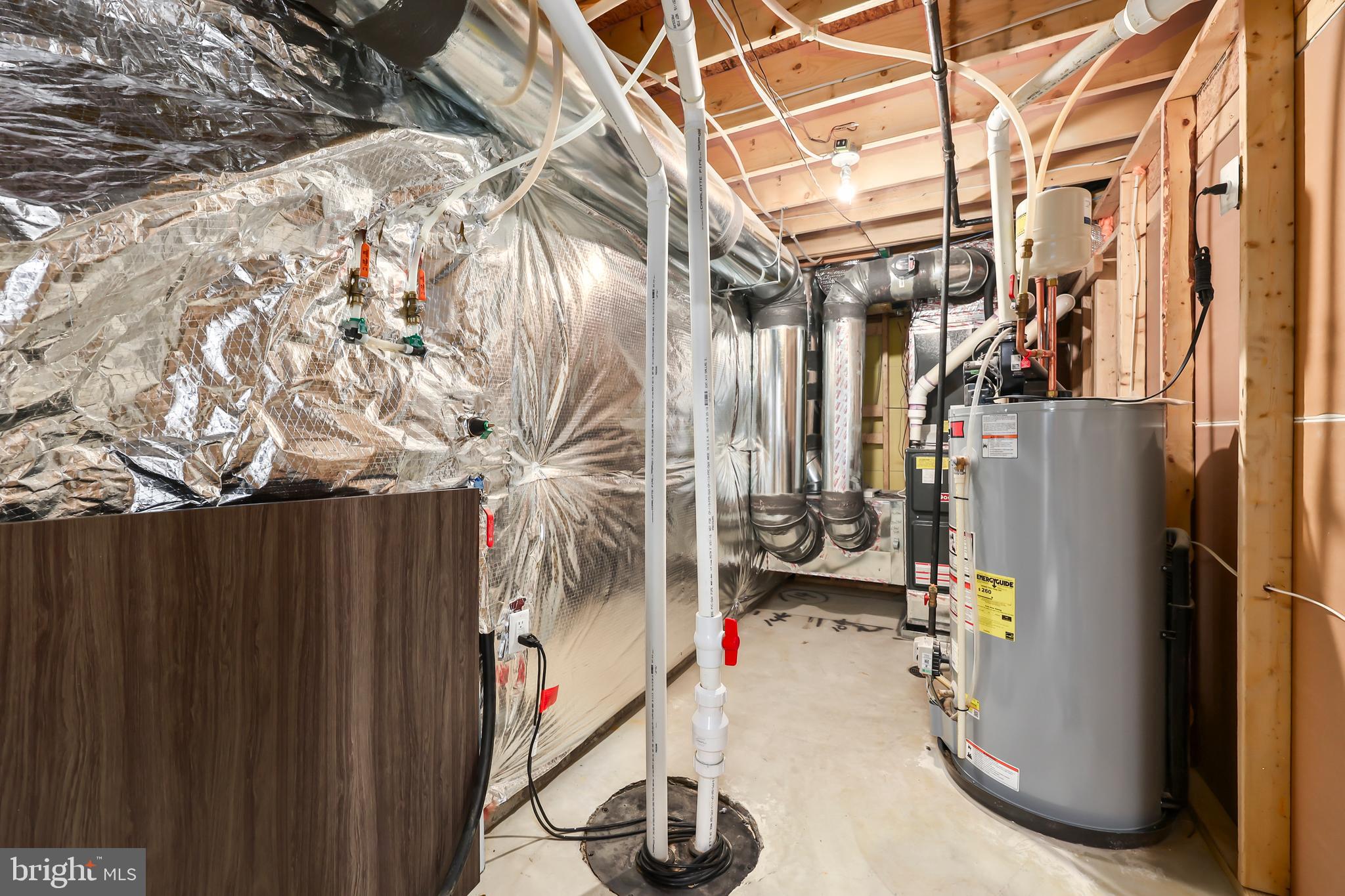 COURTHOUSE MANOR - Residential