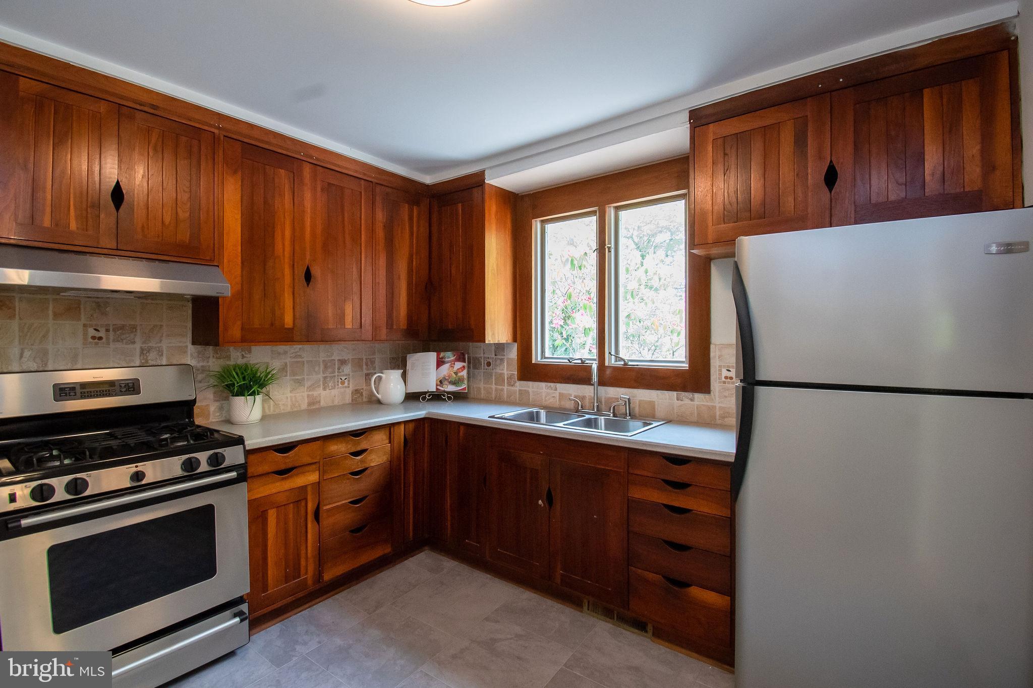 BURGUNDY HILLS - Residential