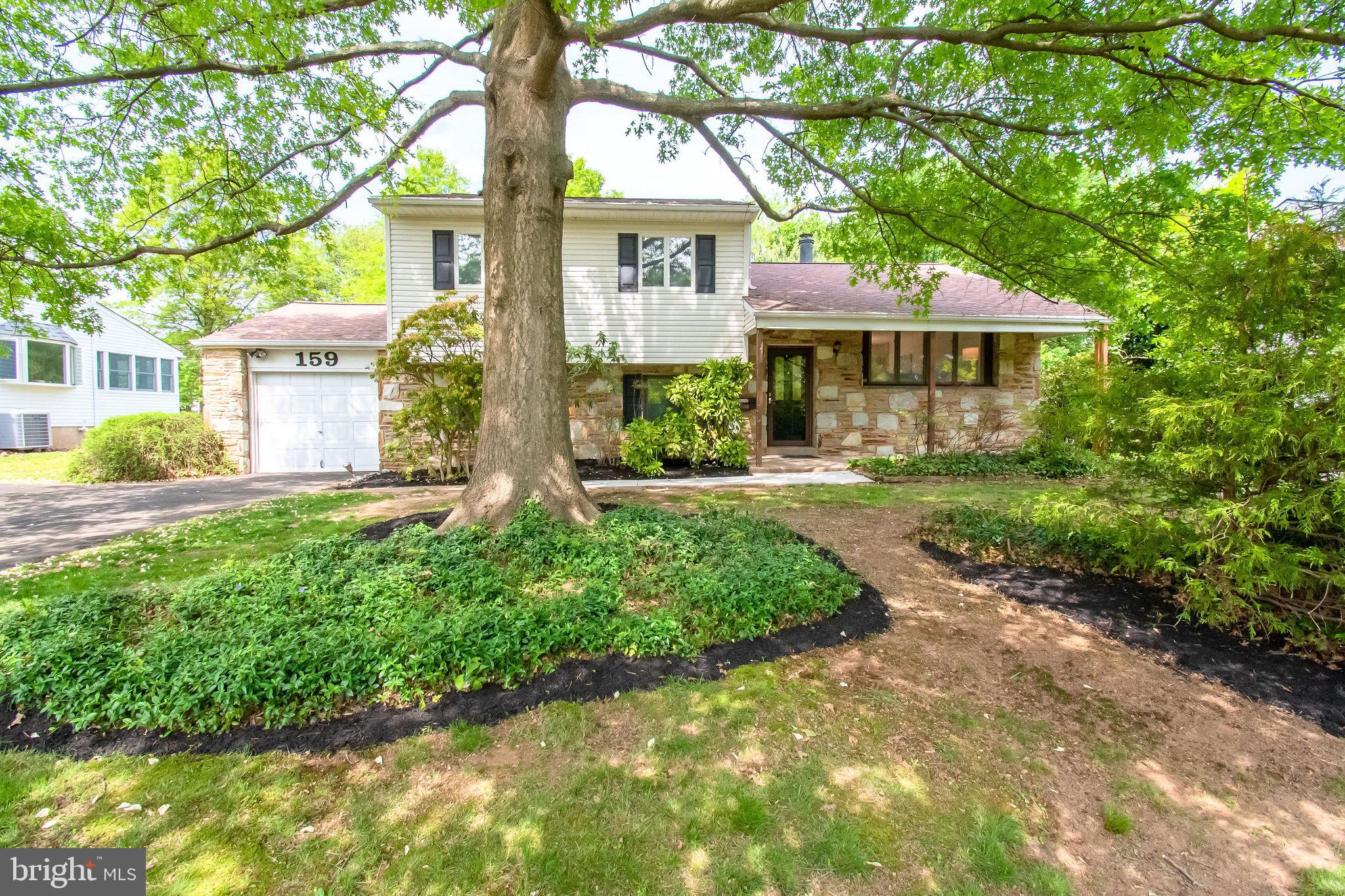 BURGUNDY HILLS - Residential