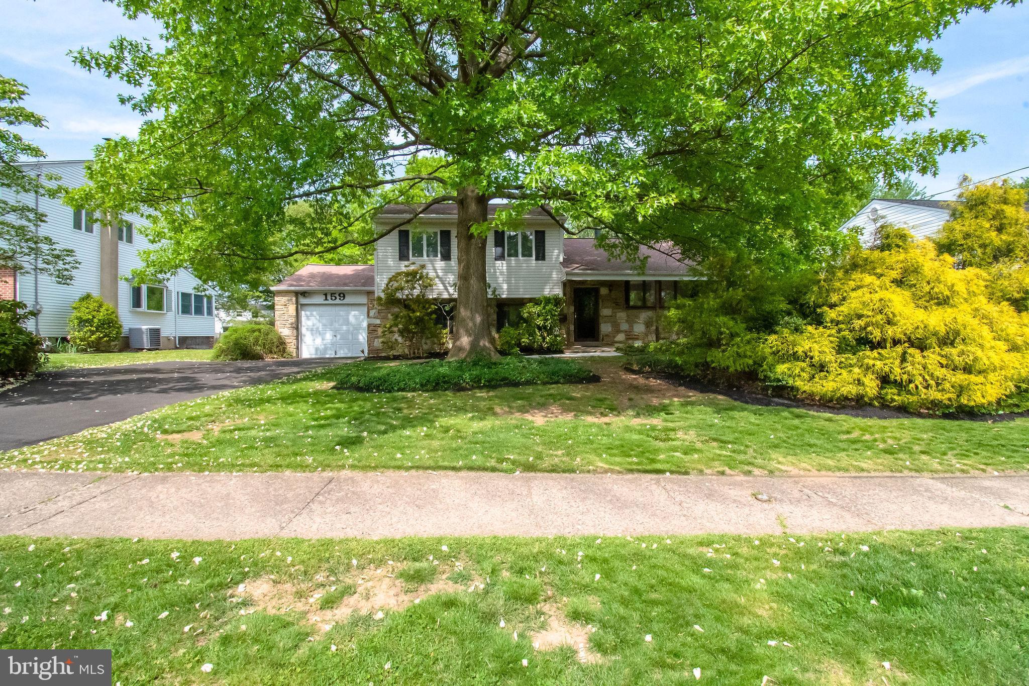 BURGUNDY HILLS - Residential
